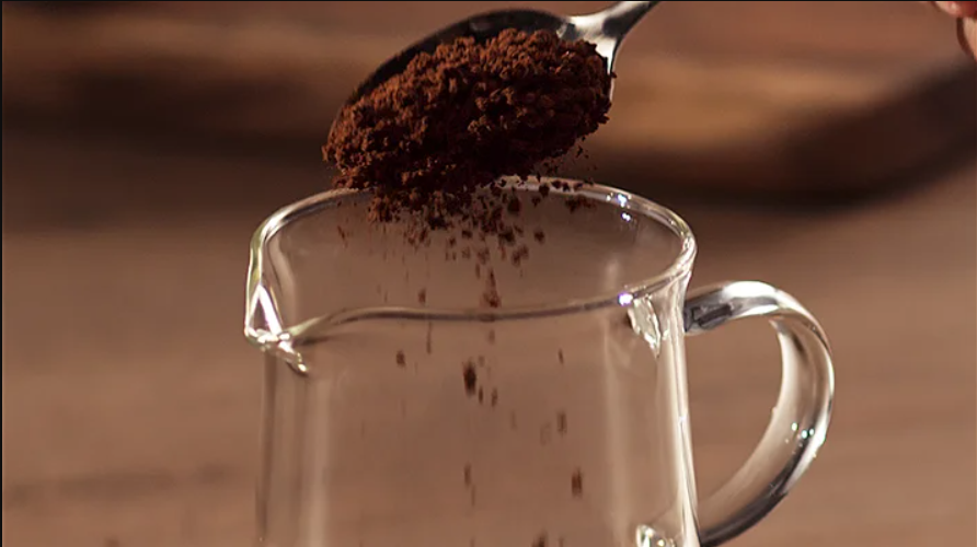 a spoon of instant coffee